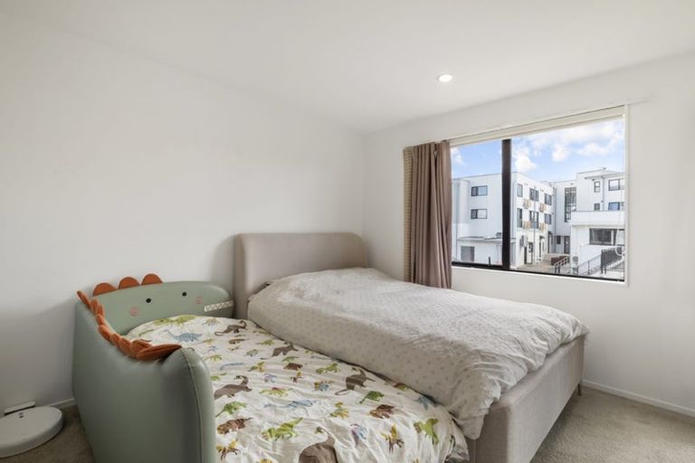 Photo of property in Apollo Apartments, 201/46 Rosedale Road, Rosedale, Auckland, 0632