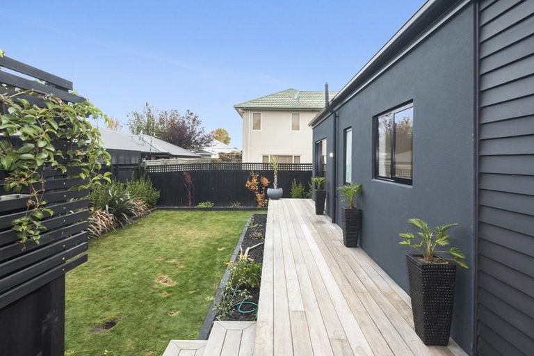 Photo of property in 658b Barbadoes Street, Edgeware, Christchurch, 8013