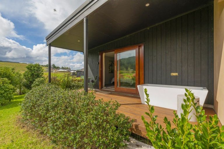 Photo of property in 40 Victoria Street, Coromandel, 3506
