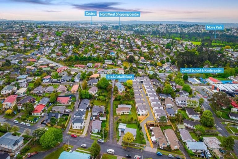 Photo of property in 114a Colwill Road, Massey, Auckland, 0614