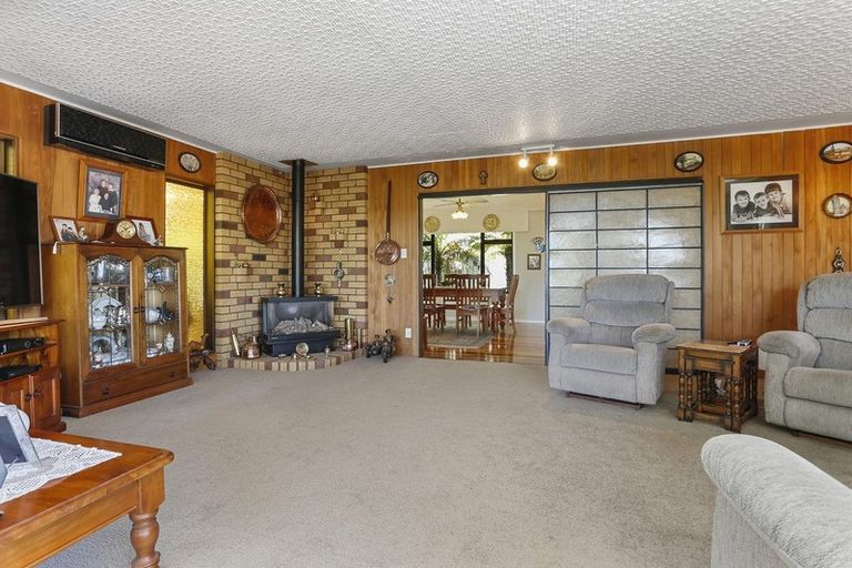 Photo of property in 11 Stanley Road, Glenfield, Auckland, 0629