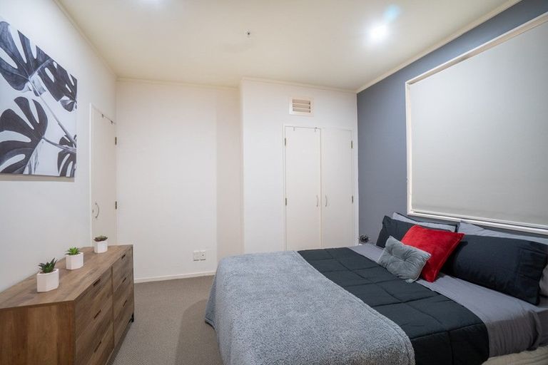Photo of property in Maddison Apartments, 1/6f Queen Street, Palmerston North, 4410