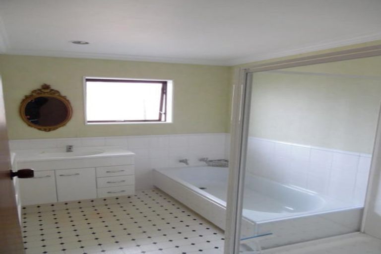 Photo of property in 6 Holsworthy Road, Lower Vogeltown, New Plymouth, 4310