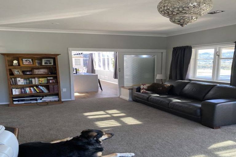 Photo of property in 112 Upper Fitzherbert Road, Wainuiomata, 5373