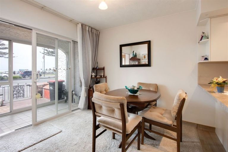 Photo of property in 459 Marine Parade, Napier South, Napier, 4110