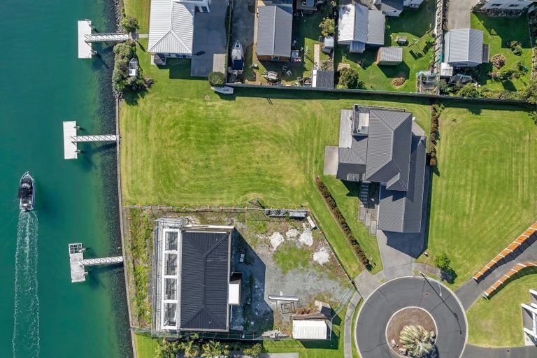 Photo of property in 23 Fred Carr Place, One Tree Point, 0118