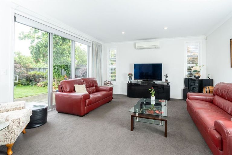 Photo of property in 1 Amokura Crescent, Flagstaff, Hamilton, 3210