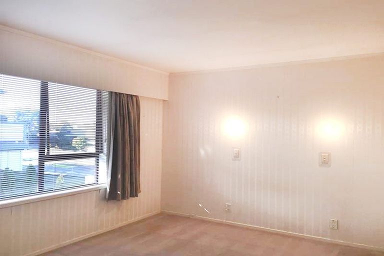 Photo of property in 5 Binda Place, Botany Downs, Auckland, 2010