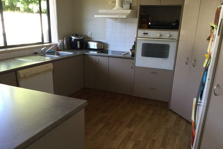 Photo of property in 6 Beachmere Place, Papamoa Beach, Papamoa, 3118