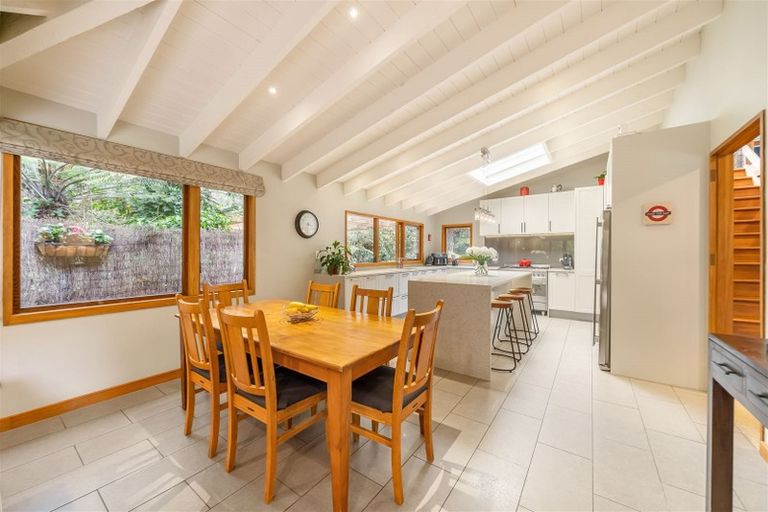 Photo of property in 30c Chatsworth Road, Silverstream, Upper Hutt, 5019