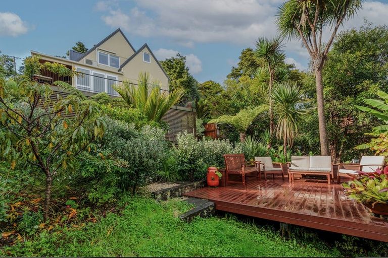 Photo of property in 299 Titirangi Road, Titirangi, Auckland, 0604