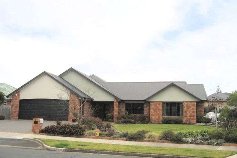 Photo of property in 17 Roderick Place, Rototuna, Hamilton, 3210