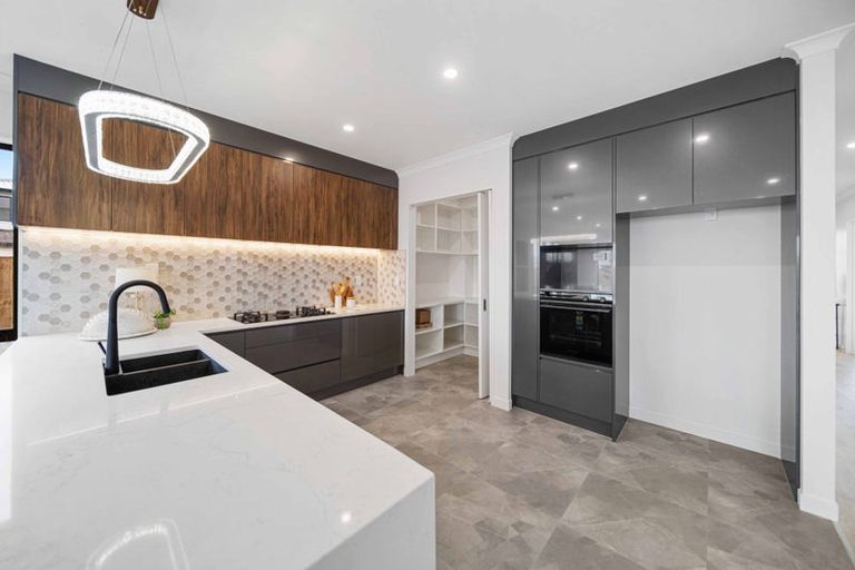 Photo of property in 17 Kaitiaki Drive, Clarks Beach, 2122