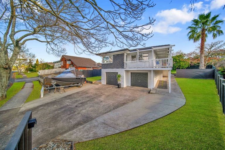 Photo of property in 59 Ray Small Drive, Pahurehure, Papakura, 2113