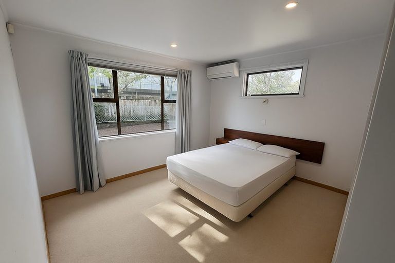 Photo of property in 3 Gill Crescent, Blockhouse Bay, Auckland, 0600