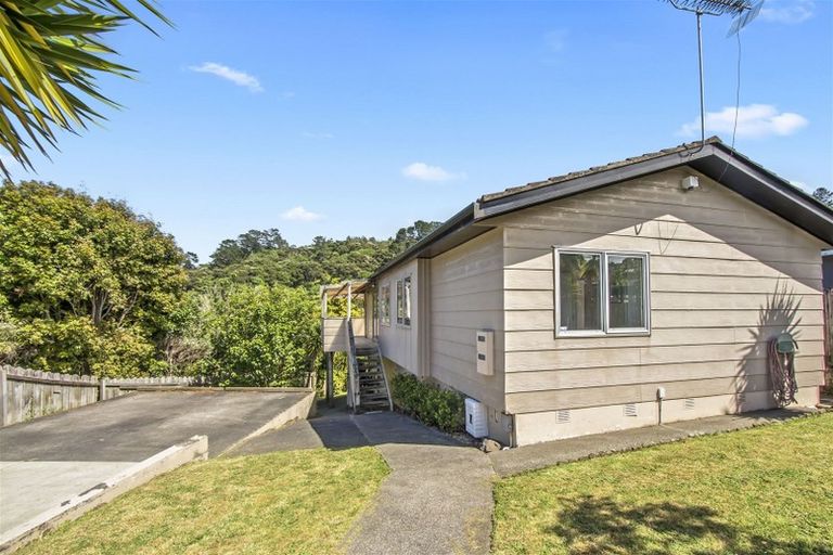 Photo of property in 118 Lynn Road, Bayview, Auckland, 0629