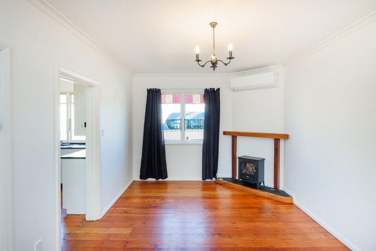 Photo of property in 23 Ross Street, Marton, 4710