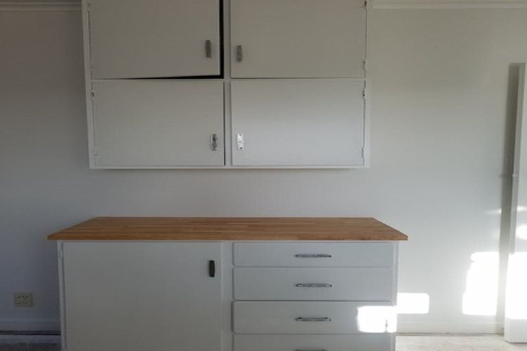 Photo of property in 1/84 College Road, Northcote, Auckland, 0627