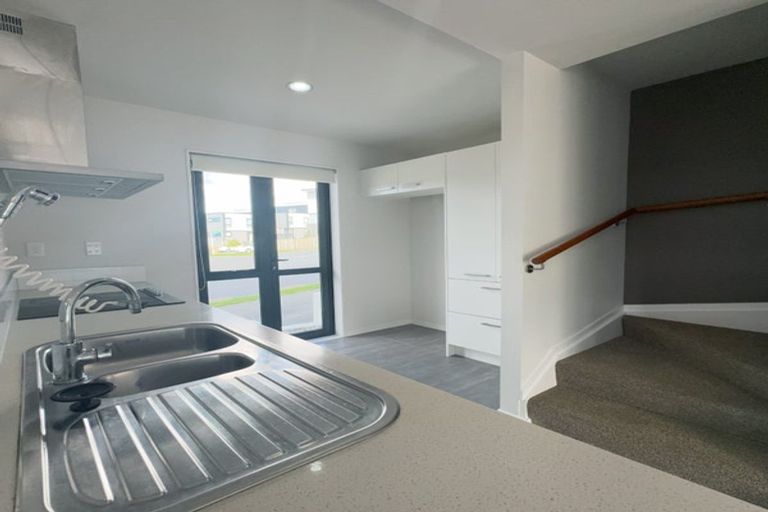 Photo of property in 17/10 Silver Moon Road, Albany Heights, Auckland, 0632