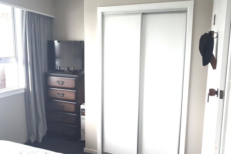 Photo of property in 1 Oxford Street, Waimate, 7924