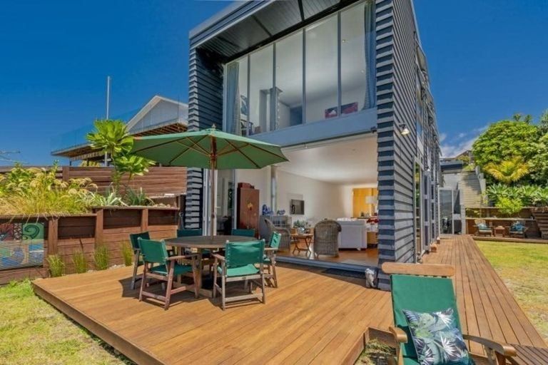 Photo of property in 18 Pine Grove, Tairua, 3508