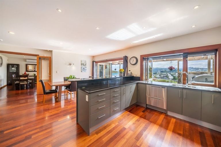Photo of property in 62 Kiriwai Road, Paremata, Porirua, 5024