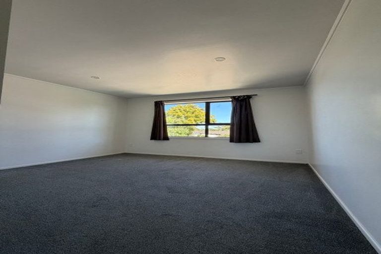 Photo of property in 18 Heathberry Close, Papatoetoe, Auckland, 2025