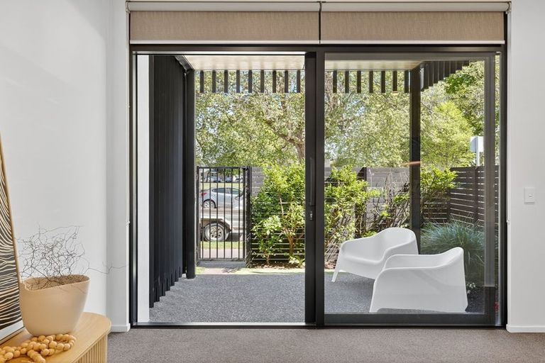 Photo of property in 2/34 Cranmer Square, Christchurch Central, Christchurch, 8013