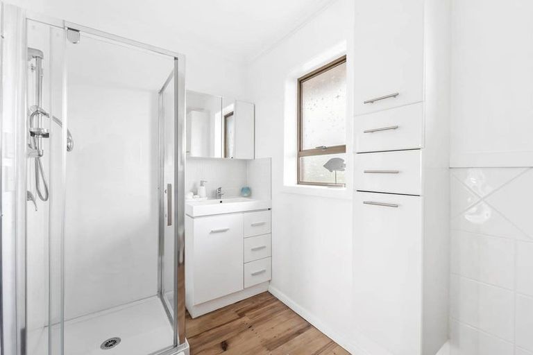 Photo of property in 1006 Whangaparaoa Road, Tindalls Beach, Whangaparaoa, 0930