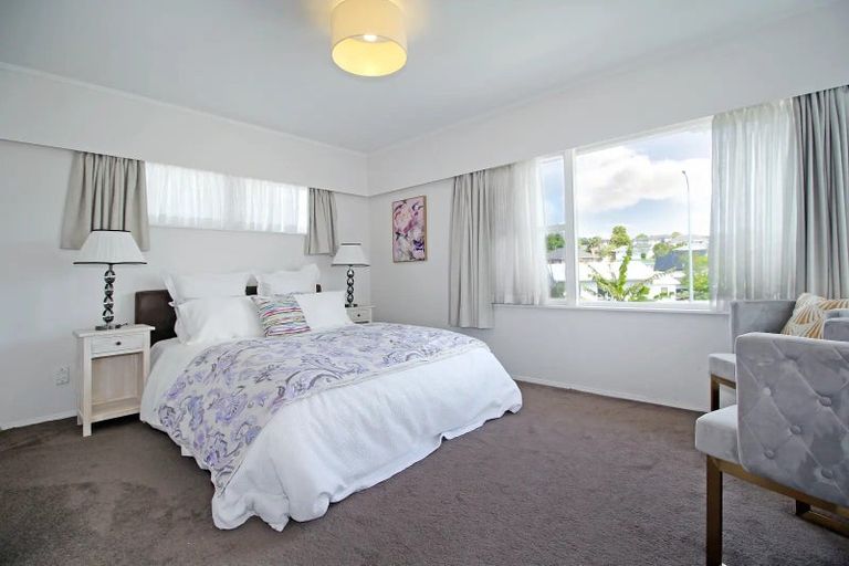 Photo of property in 24 Pooley Street, Pakuranga Heights, Auckland, 2010