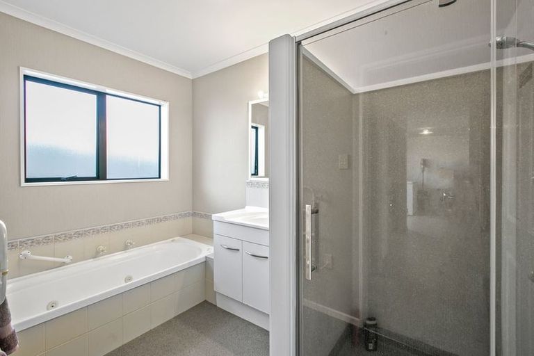 Photo of property in 2 Sanders Avenue, Westown, New Plymouth, 4310