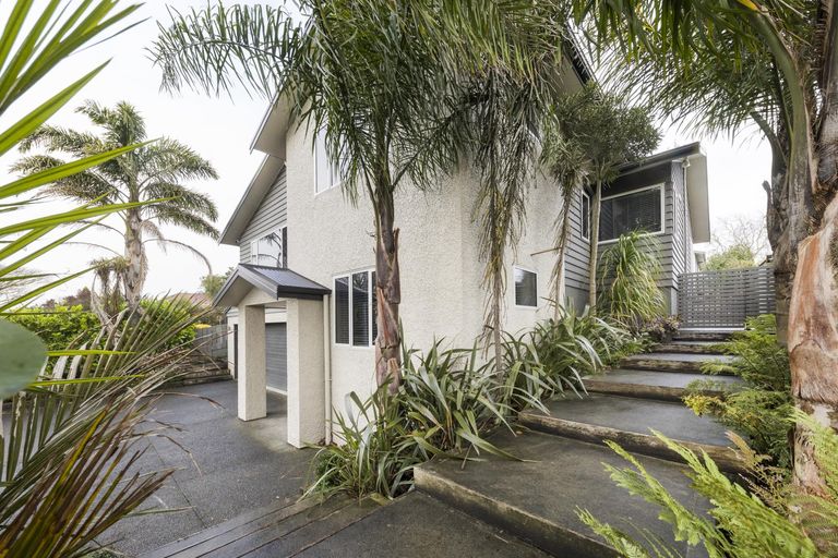 Photo of property in 48a Churchill Avenue, Hokowhitu, Palmerston North, 4410