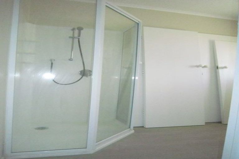 Photo of property in 206 Edmonton Road, Te Atatu South, Auckland, 0610