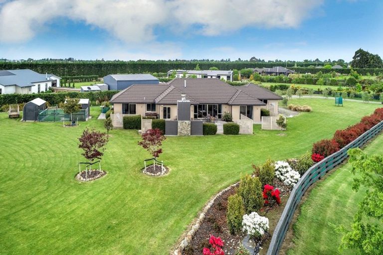 Photo of property in 4 Whitcombe Place, Darfield, 7571