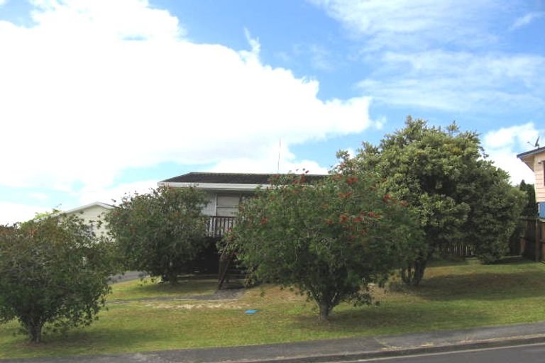 Photo of property in 29 Hale Crescent, Bayview, Auckland, 0629