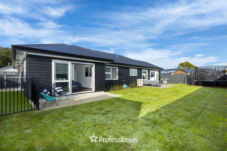 Photo of property in 12 Salisbury Crescent, Wallaceville, Upper Hutt, 5018