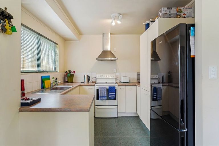 Photo of property in 3/14 Sungrove Rise, Sunnyvale, Auckland, 0612