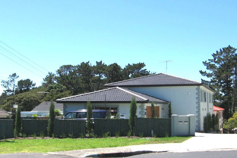 Photo of property in 27 Aorangi Place, Birkenhead, Auckland, 0626