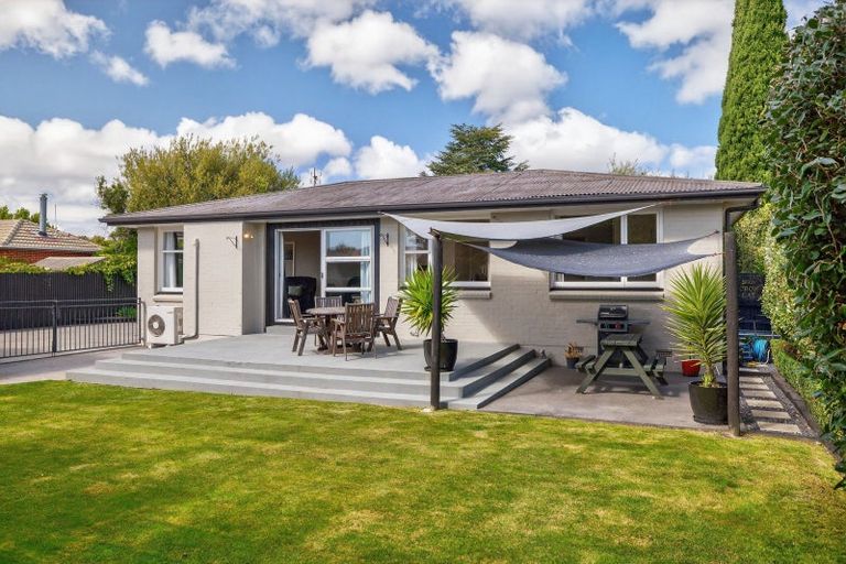 Photo of property in 73 Dunedin Street, Redwood, Christchurch, 8051