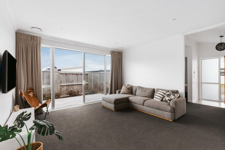 Photo of property in 24 Knightia Drive, Papamoa Beach, Papamoa, 3118