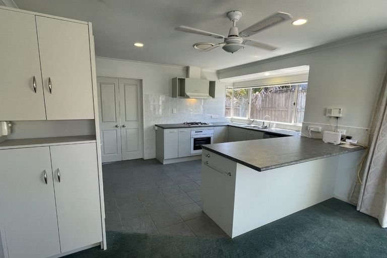 Photo of property in 8 Hagen Close, Golflands, Auckland, 2013