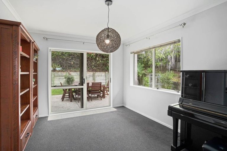 Photo of property in 7 Louvain Place, Greenhithe, Auckland, 0632