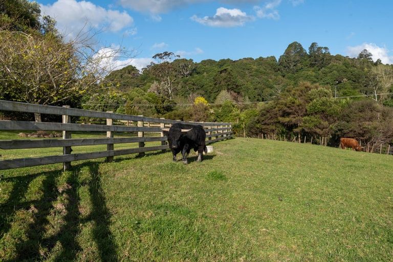 Photo of property in 2 Moses Road, Kaukapakapa, 0873