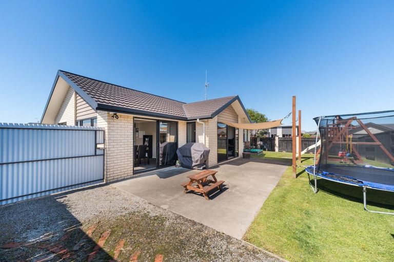 Photo of property in 23 Geneva Terrace, Kelvin Grove, Palmerston North, 4414