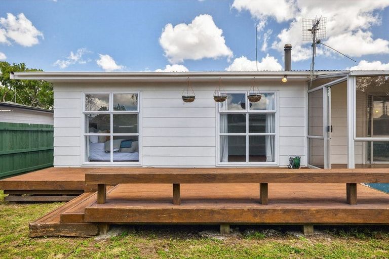 Photo of property in 4 Rhodes Drive, Kelvin Grove, Palmerston North, 4414