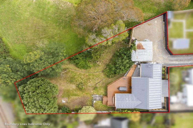 Photo of property in 56 Aorangi Road, Paraparaumu, 5032