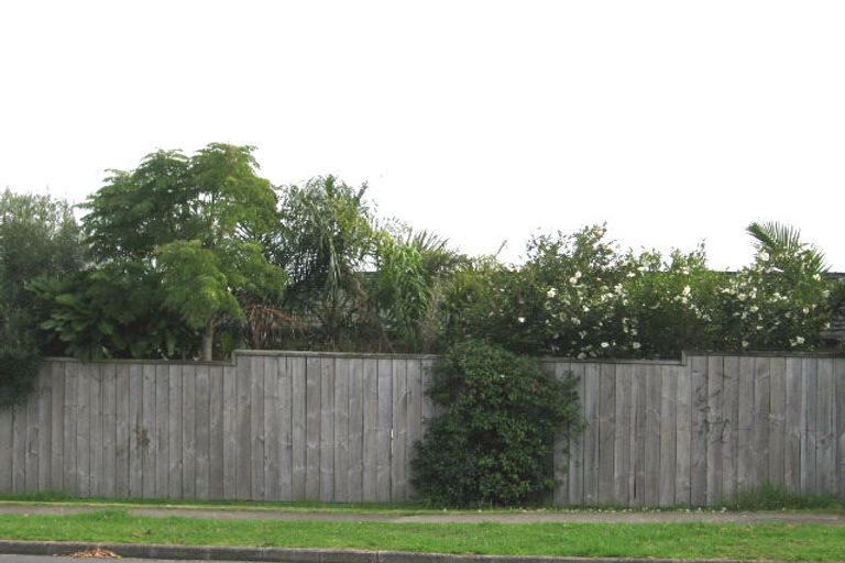 Photo of property in 1/72 Bleakhouse Road, Howick, Auckland, 2014