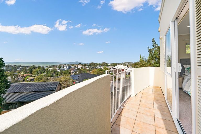 Photo of property in 3/433a East Coast Road, Mairangi Bay, Auckland, 0630