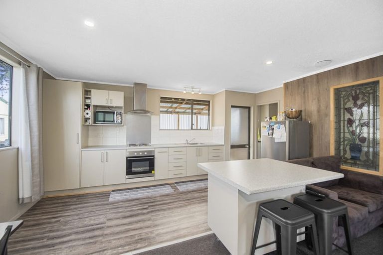 Photo of property in 84 Kahikatea Drive, Melville, Hamilton, 3206