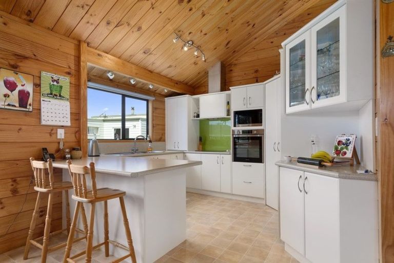 Photo of property in 76 Simpson Road, Papamoa Beach, Papamoa, 3118